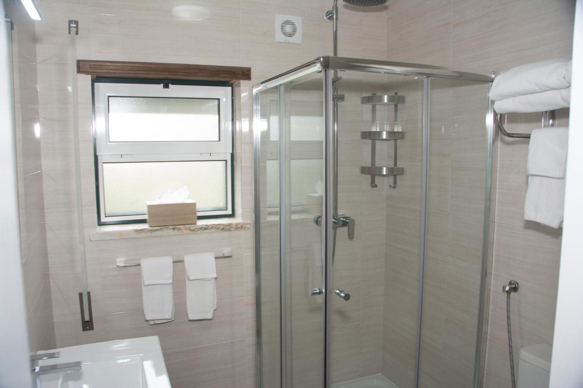 The Fig Boutique Suites Salir de Porto Экстерьер фото